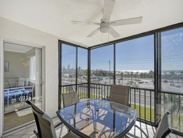 Charming Siesta Key Two Bedroom Vacation Rental